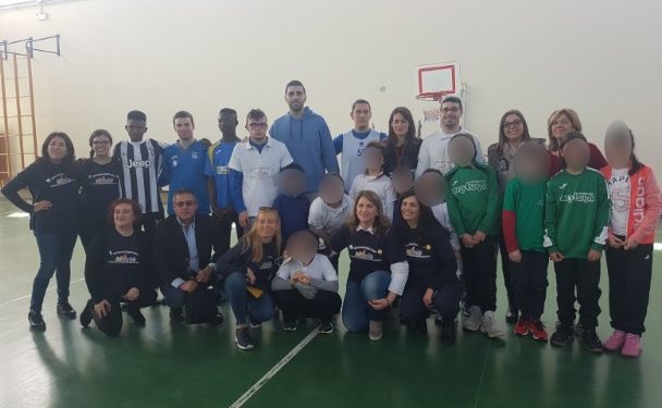 Siracusa, lo Sport vince contro la disabilità: partita di Baskin alla scuola “Vittorini”