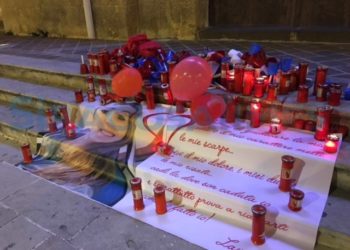 Canicattini Bagni, fiaccolata per Laura Petrolito: l’omaggio di un paese sconvolto
