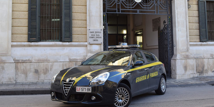 Siracusa, separazione fittizia tra coniugi ed evasione fiscale: sequestrati beni per oltre 900 mila euro