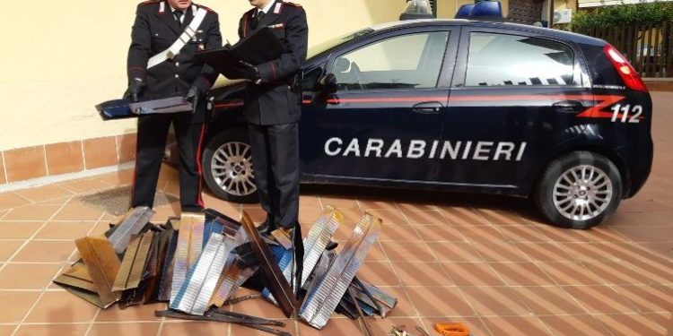 Priolo Gargallo. Sopresi a rubare 40 chili di materiale ferroso dalla piscina comunale: arrestato un minorenne e denunciato un 32enne