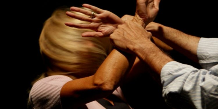 Carlentini. Si ubriaca e picchia la moglie, lei scappa e chiede aiuto ai Carabinieri: arrestato