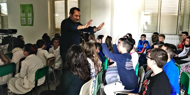 Il registra Francesco Millonzi incontra gli alunni dell’Istituto Comprensivo di Ferla