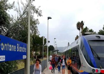 Siracusa, dalla città al mare con il “Minuetto” Fontane Bianche Express
