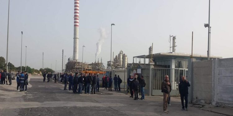 Priolo Gargallo, ancora in sciopero i lavoratori della Turco Costruzioni per le mensilità arretrate