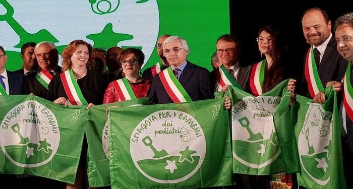 Noto e le sue spiagge a misura di bambini, sui litorali sventola la bandiera verde