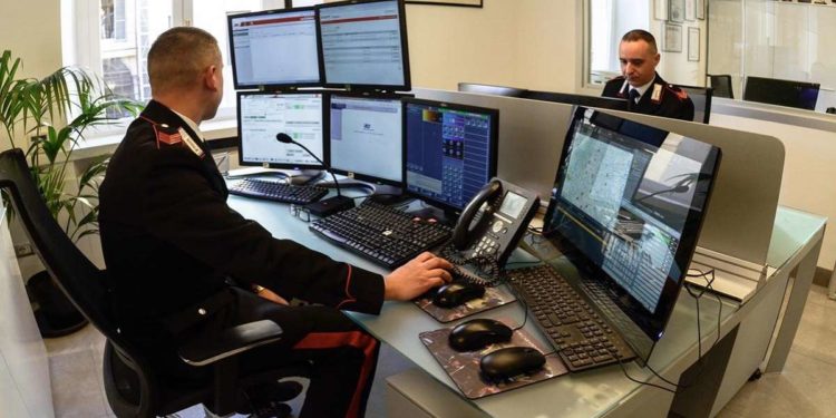 Siracusa. I genitori litigano e la figlia di otto anni chiama i Carabinieri