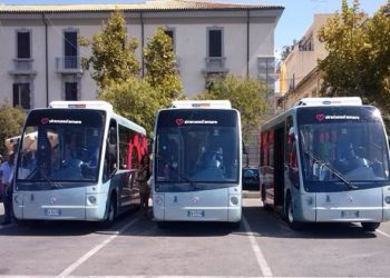 Siracusa. Nuovi minibus elettrici in città: Bordone e Romano: “destiniamoli al trasporto dei turisti nelle zone balneari”