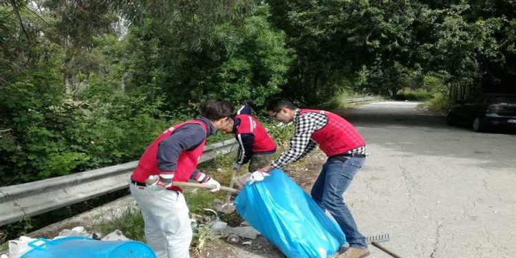 Siracusa, riserva naturale Ciane in stato di degrado: i militanti di CasaPound ripuliscono l’area