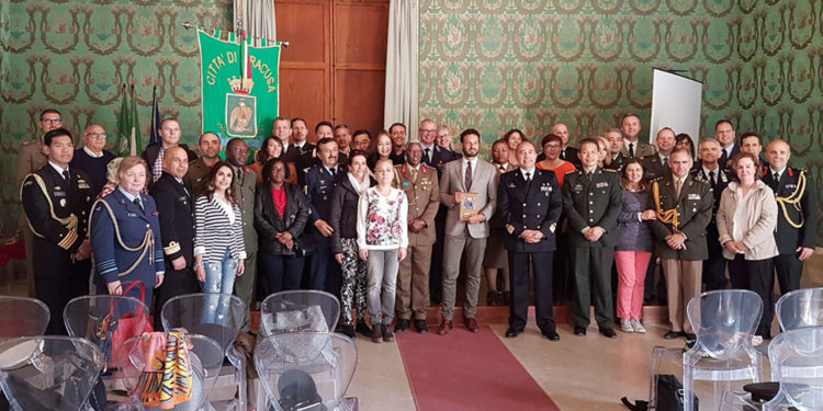 Siracusa, addetti militari stranieri in visita a Palazzo Vermexio. Italia: “apprezzamento ormai consolidato”