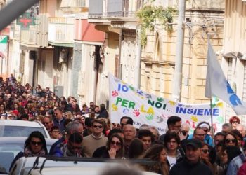 Pachino, grande partecipazione per la marcia antimafia. Il sindaco Bruno: “no secco a mafia ed illegalità”