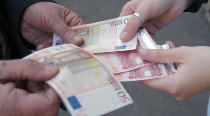 Noto. Fingono di raccogliere soldi per un’associazione benefica, denunciate due donne