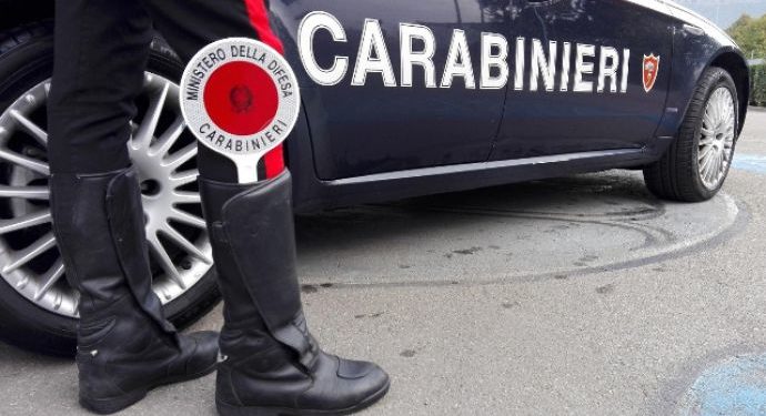 Noto, evade dai domiciliari e cammina per le vie della città: arrestato