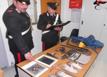 Noto, recuperati 37 reperti archeologici scavati illecitamente: denunciate due persone