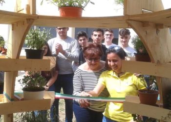 Siracusa, alternanza scuola – lavoro “La vita verde”: oggi all’Einaudi il taglio del nastro alla “Growroom”