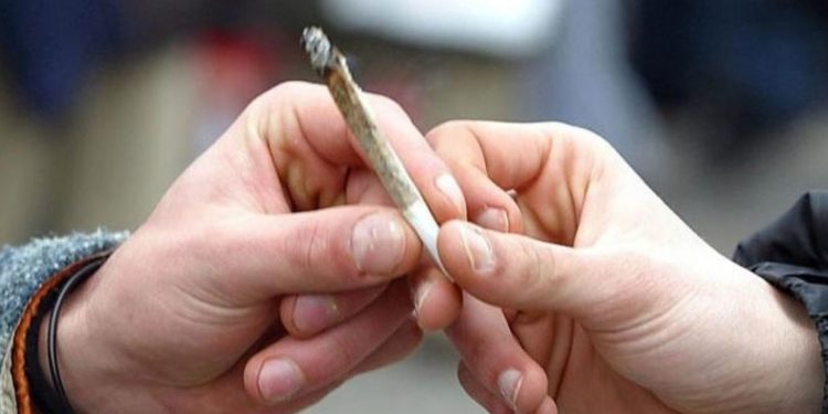 Siracusa, giovane trovato con 1,9 grammi di hashish: segnalato dalla Polizia