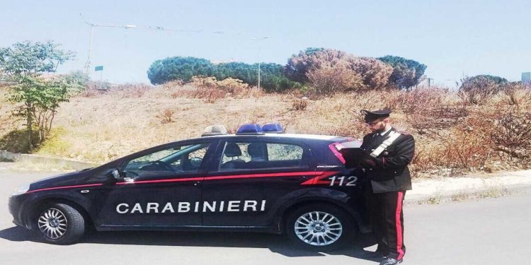 Francofonte, tenta di appiccare un incendio vicino ad un altro rogo: sorpreso e arrestato