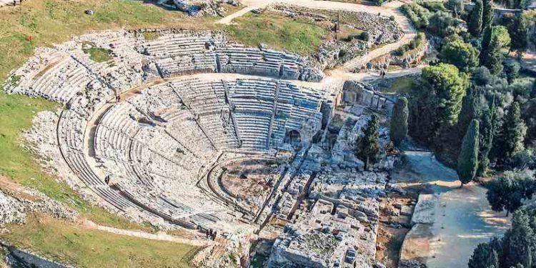 Siracusa. “Prima della Prima di Eracle”, domenica l’incontro con il cast della tragedia