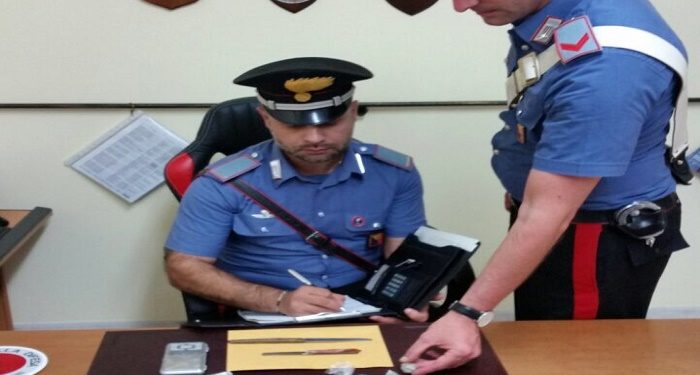 Rosolini. Trovato in possesso di 60 grammi di marijuana e materiale per il confezionamento: arrestato un giovane