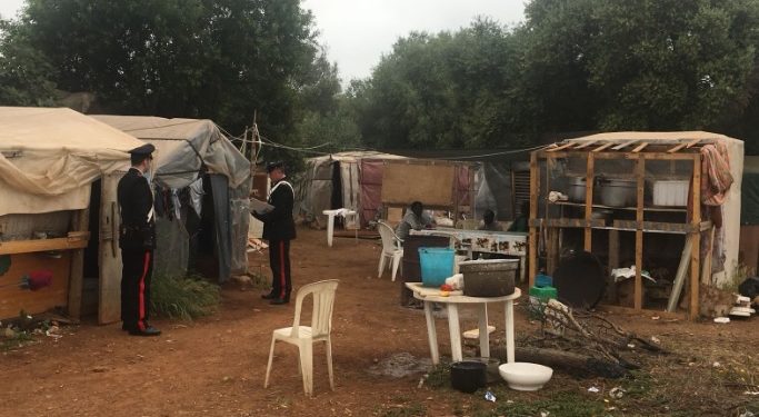 Siracusa, sgomberata una baraccopoli in contrada Stradicò: ospitava migranti sfruttati nei campi