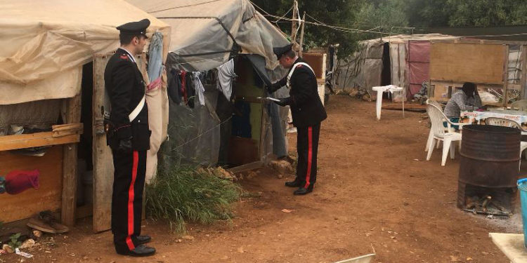 Siracusa, giro di vite contro il caporalato dopo l’individuazione della baraccopoli in contrada Stradicò