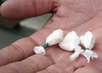 Carlentini, sorpreso per le vie del centro con 12 grammi di cocaina: arrestato