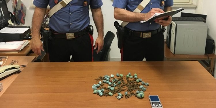 Noto. Perquisito per droga, 28enne finisce in carcere