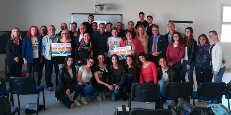 Siracusa, giornata internazionale contro l’omofobia all’istituto Einuadi: “il coraggio di avere coraggio”