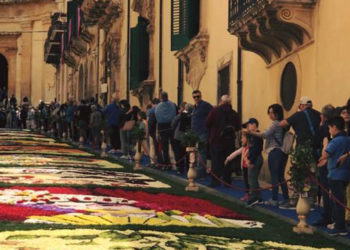 Noto, si chiude la 39^ edizione dell’Infiorata: Sindaco e assessori soddisfatti per i tanti visitatori giunti