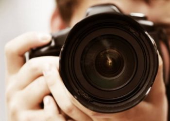 Noto. Acquista una macchina fotografica online ma non la riceve: denunciata coppia milanese per truffa