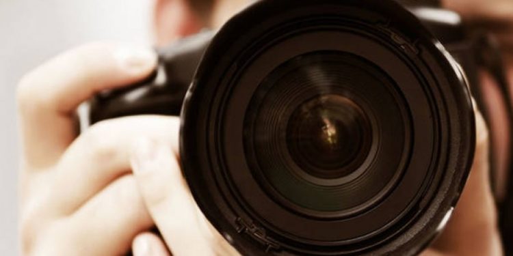 Noto. Acquista una macchina fotografica online ma non la riceve: denunciata coppia milanese per truffa