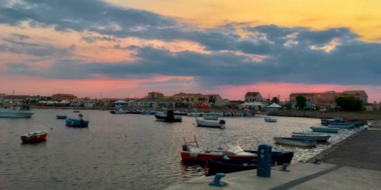 Siracusa. Boom di presenze a Marzamemi ma senza ambulanza per le emergenze