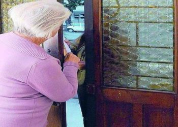 Siracusa, furto aggravato in abitazione ai danni di un’anziana: arrestata una donna