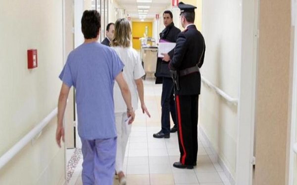 Siracusa, peculato e interruzione di pubblico servizio: scatta la denuncia per un medico