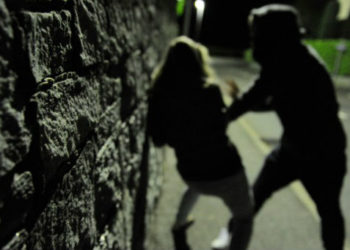 Francofonte. Violenza sessuale, giovane aggredita all’uscita dell’ufficio postale: arrestato un 32enne catanese