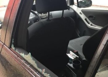 Carlentini, rompe i vetri dell’auto e ruba la borsa: incastrato dalle telecamere