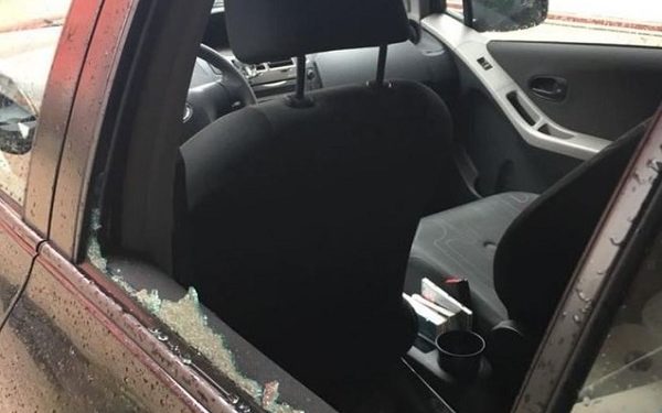 Carlentini, rompe i vetri dell’auto e ruba la borsa: incastrato dalle telecamere