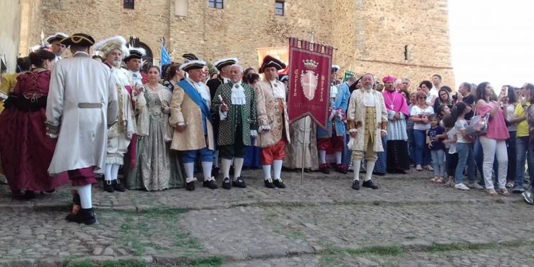 Noto. Il Corteo Barocco approda alla volta di Castelbuono