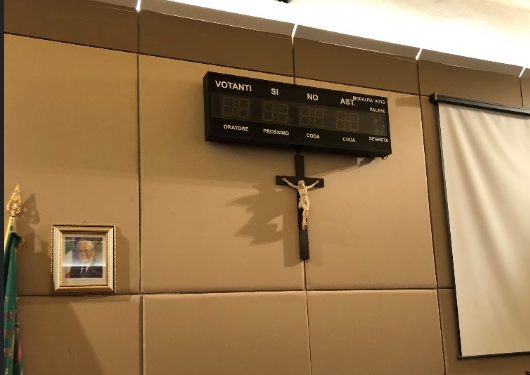 Siracusa, il crocifisso torna nell’aula del consiglio comunale