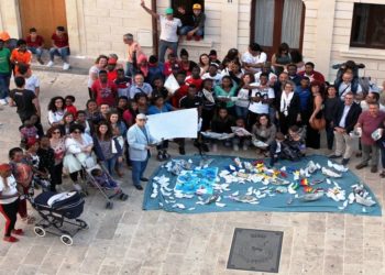 Canicattini Bagni. Barchette di carta per la “European Solidarity”