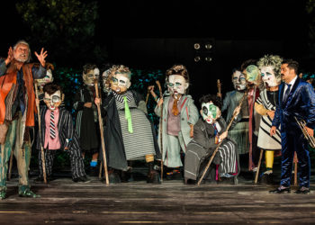 Siracusa, “I Cavalieri” debutta al Teatro Greco: grandi applausi per la commedia politica di Aristofane