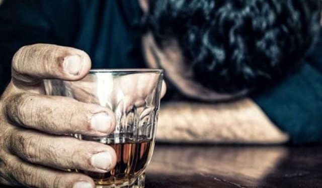 Pachino. Evade dai domiciliari per ubriacarsi al bar: arrestato dalla Polizia