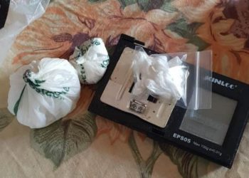 Siracusa, cocaina nascosta in casa pronta per lo spaccio: donna finisce ai domiciliari