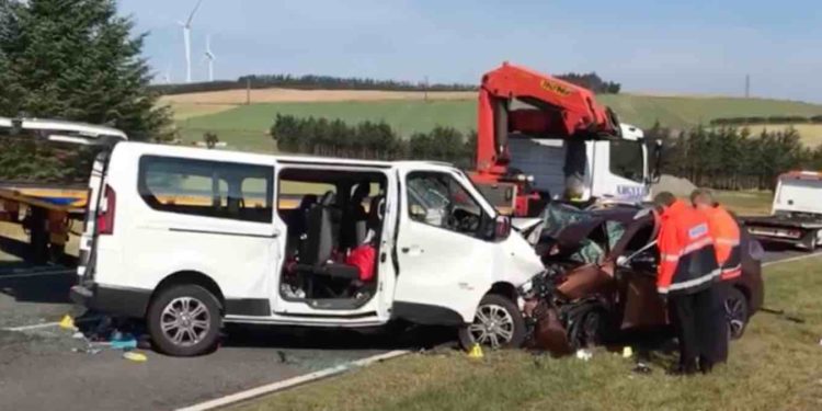 Incidente stradale in Scozia. “Vivo o morto X”