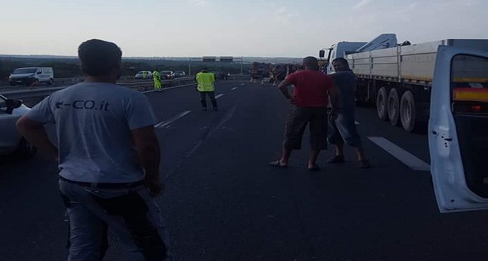 Tir ribaltato sulla Siracusa – Catania: code per circa 6 chilometri