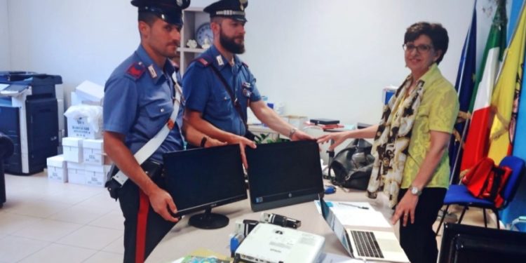 Melilli, furto in una scuola: identificato il responsabile e recuperata la refurtiva