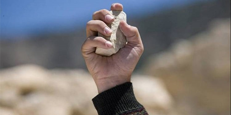 Noto, colpisce un ragazzino alla testa con una pietra: la Polizia denuncia un minore