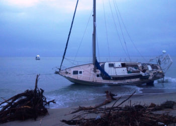 Siracusa, sbarco di migranti a Fontane Bianche: la Guardia di Finanza arresta 3 presunti scafisti