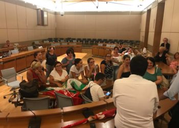 Siracusa, appalto pulizie Comune: continua la protesta dei lavoratori fuori dal Vermexio