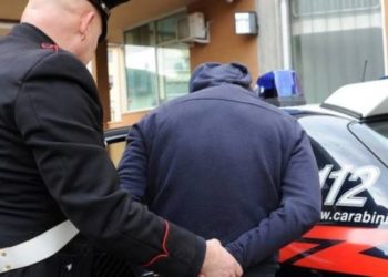 Floridia. Sorvegliato speciale sfugge ai controlli con l’aiuto di due donne: tre arresti
