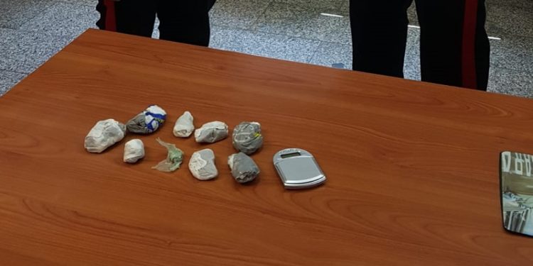 Floridia, in casa oltre 50 grammi di marijuana: arrestato un 31enne